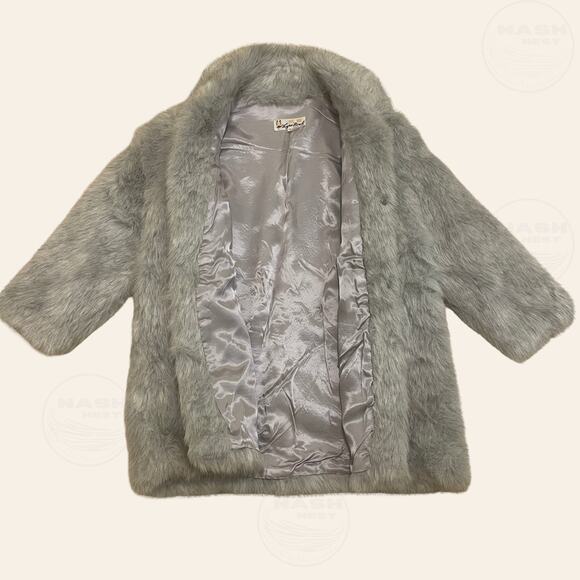Lyre Bird Vintage Faux Fur Coat | Gray Silver Plush Swing Jacket, Hook Closures - Picture 4 of 9
